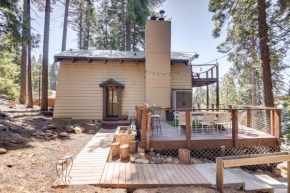 Woodsy Lake Almanor Cabin with Community Perks!
